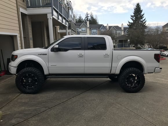 Just this one, I just very recently got the aal in the rear, cranked the coilovers a bit so it's up to 8" now and got new 37's on 22's. So haven't gotten a chance to get many pics