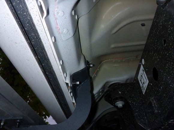 Passenger side center bracket (looking to the rear)