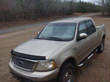 01 Supercrew Lariat 4WD auto, 5.4 has about 235000 miles. Got it from my Dad's estate when he passed away.