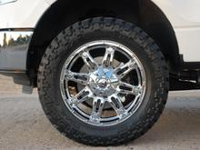 Nitto Trail Grapplers MTs 305/55R20 mounted on 20x9 MHT Fuel Offroad Chrome Hostage Wheels with  14mm Offset_2