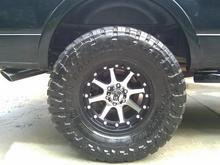 KMC addict 18's on 37 in Toyos
