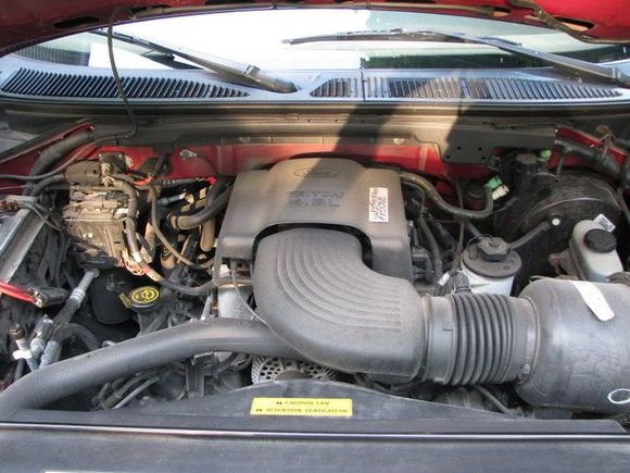 my lil 4.6L all dirty