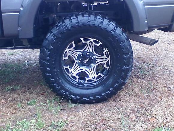 the 38's on moto metal 909