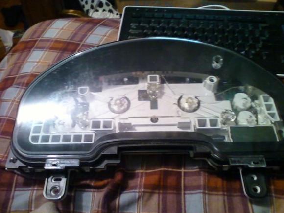 KPH Gauge Cluster Colour Change