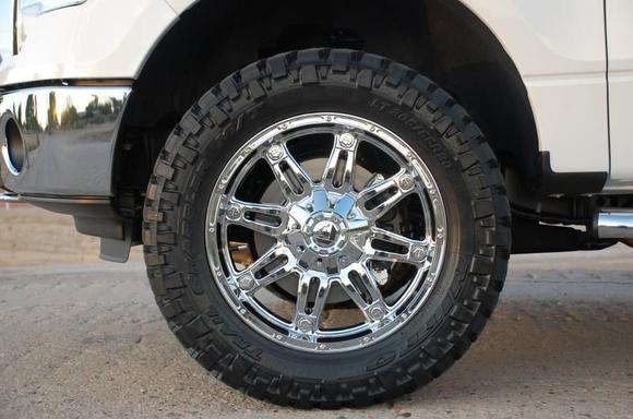 Nitto Trail Grapplers MTs 305/55R20 mounted on 20x9 MHT Fuel Offroad Chrome Hostage Wheels with  14mm Offset_2