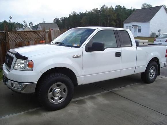Leveling kit and 285/32in Nitto tires