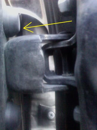 Approximate Third clip location (accessible after fender liner removal), I left it alone
