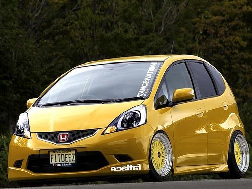 Nice chrome surrounds with black background on the headlights