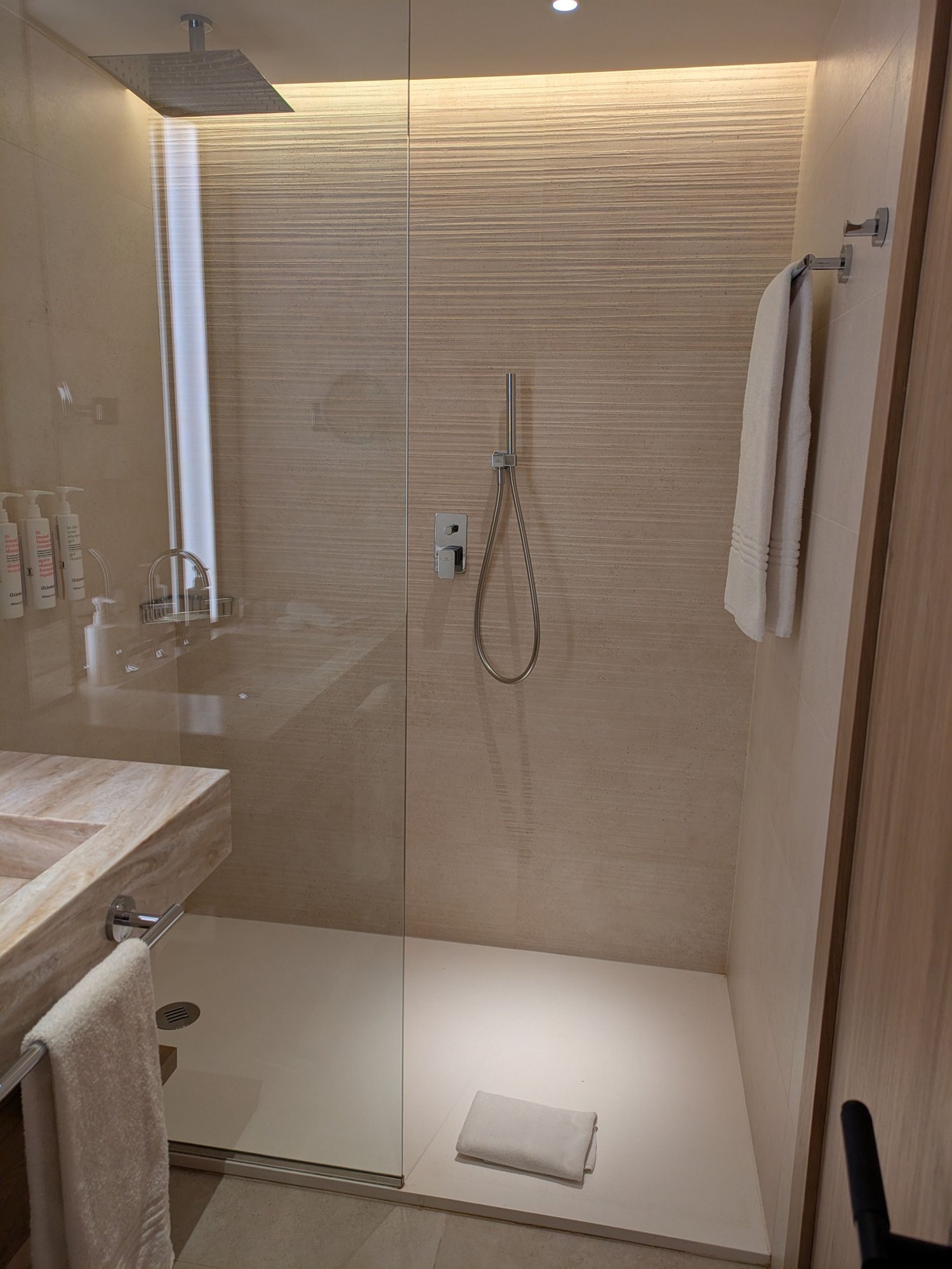 Notice that the bathroom door needs to be closed in order to use the sink/shower