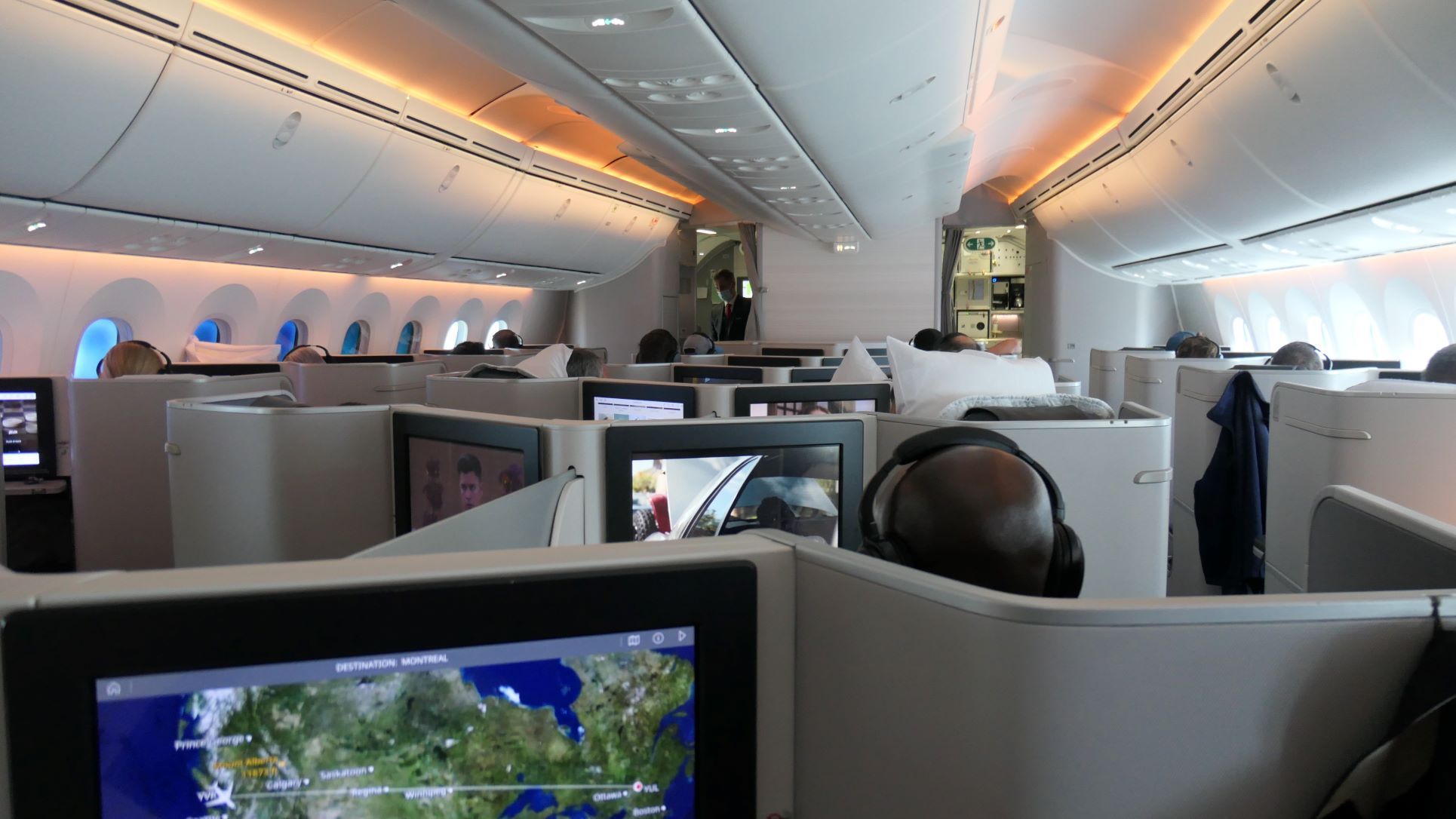 Which J cabins have a bassinet built into the seat like the 789? -  FlyerTalk Forums