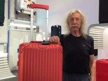 Dubai in january and no 2 wheel or add a belt but had no bearing on picking up another awesome piece of aluminum rimowa from the Dubai mall Flagship store at full retail with no kofferdirect 60% discounts..