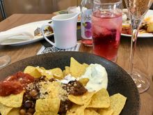 The nachos were excellent. Rose champagne today had changed from Jeeper to Lanson Extra Age Rose, which I thought was fabulous. 