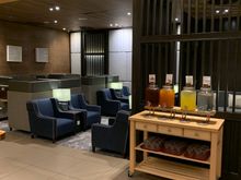 Some self-serve juices and iced teas