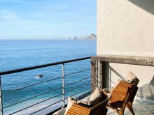 Thompson suite balcony