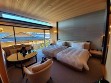 twin bed room