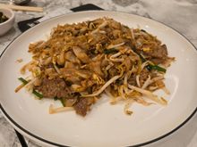 Stir fry beef noodle