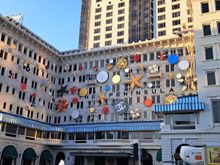 The christmas decorations outside the Peninsula hotel