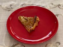 Crispy Apple Galette 
Caramelized Puff Pastry 
Granny Smith 
Tahitian Vanilla 
Cassonade Sugar