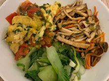 Dried tofu, bok choy, and tomato&eggs.