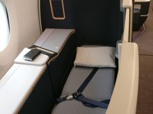 Flat bed with closed door
