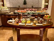 club lounge happy hour