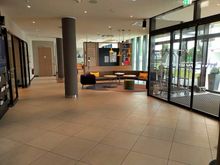 Holiday Inn Express Düsseldorf Hauptbahnhof Lobby