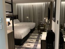 Room from the entrance - looks like it is from the DoubleTree design pallete