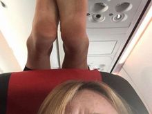 I think this is a footrest on a 757