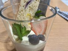 Blueberry bun triffle