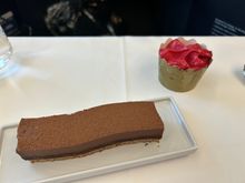 The chocolate cake was super good 😋