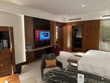 There’s that large screen TV!