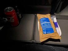 DEN-IAH United First Class "Snack"