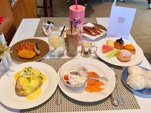 Breakfast 