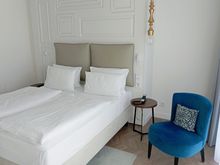 Another angle of the bed in the Hotel Indigo in Dresden 