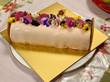 Friends ‘ Patisserie Woo moscato and peach log especially baked for us 