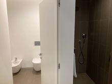 Seperate showerstall and toilet with bidet 