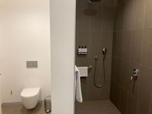 Bathroom of bedroom 1 