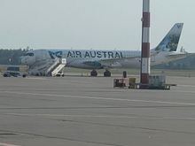 An engineless A220-300