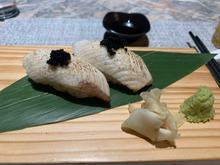 Hamachi nigiri