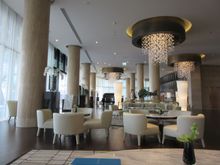 Pearl Lounge (indoors)