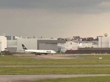 Azul A330 doing some taxiing around