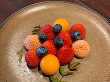 GH Fukuoka (spring): Love those berries!