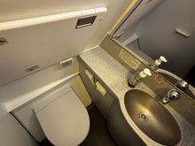 Standard Airbus short haul toilet facilities 