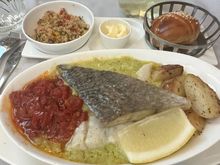 Probably the best main I’ve had in CW. Two large pieces of Seabream paired with a NZ Sauv. 