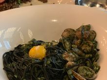 Melting Shop in Cheong Dam Dong. This restaurant has been featured in numerous TV shows and its one of my favorite Korean/Italian Fushion. This is Meseng Seaweed and Clam Pasta 