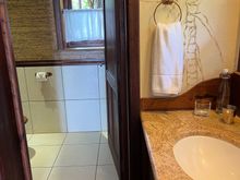 Sink (was double sink) + vanity + toilet