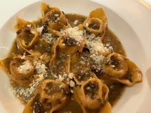 CAPPELLETTI DI VITELLO

Fresh pasta filled with slow-cooked veal, porcini mushrooms and parmesan
18 / 28