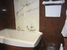 Presidential Suite - En-suite Bathroom with tub for 2 :)