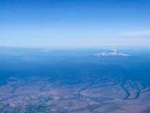 Trio of mountains on AUS-SEA. Mt Hood, Mt Adams, and Mt St Helens. 