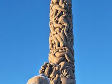 Closeup of the Monolitten - does remind me of some works of art depicting purgatory.